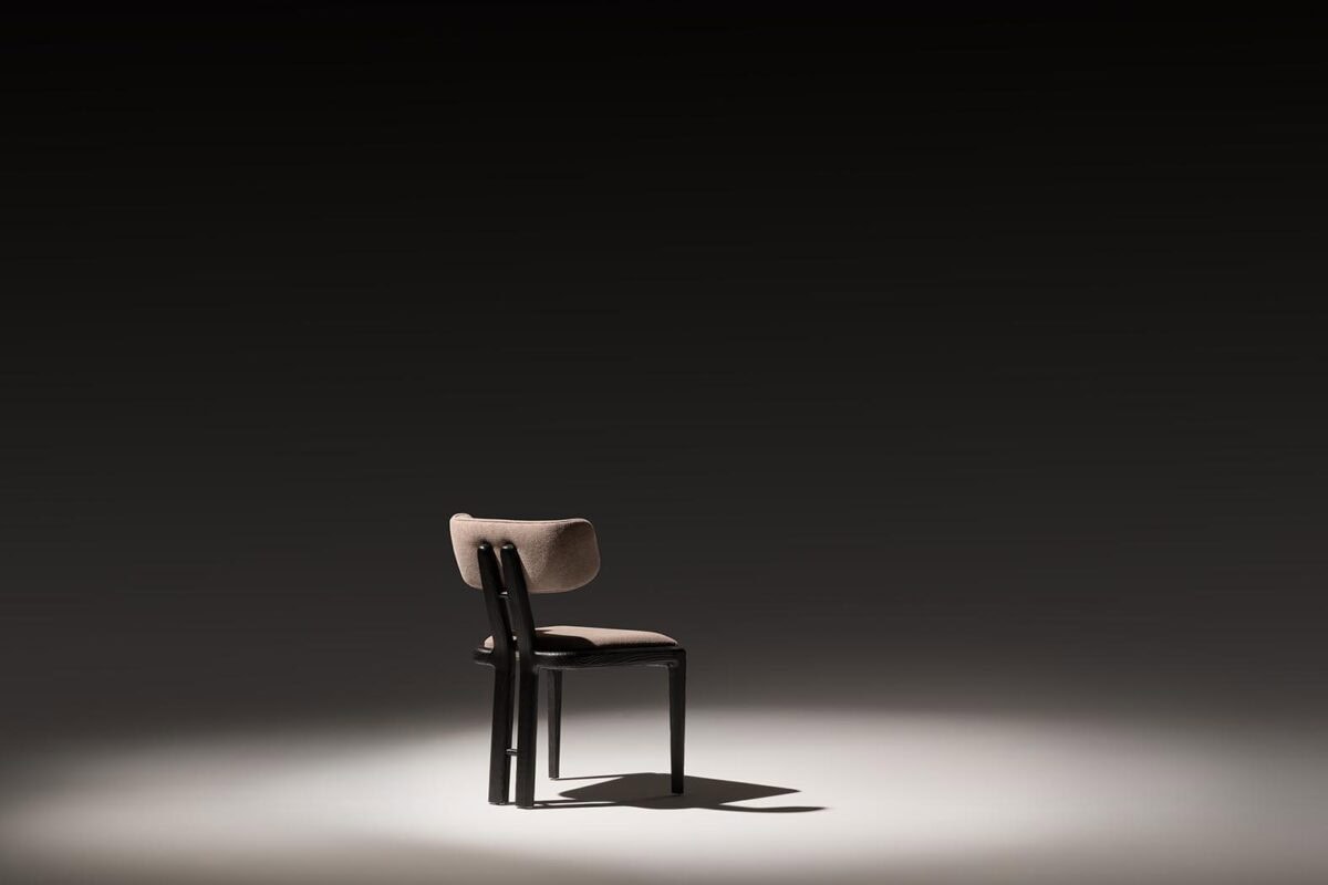 Modern Sandalye Tasarımı, Minimalist Ve Şık Görünüm.