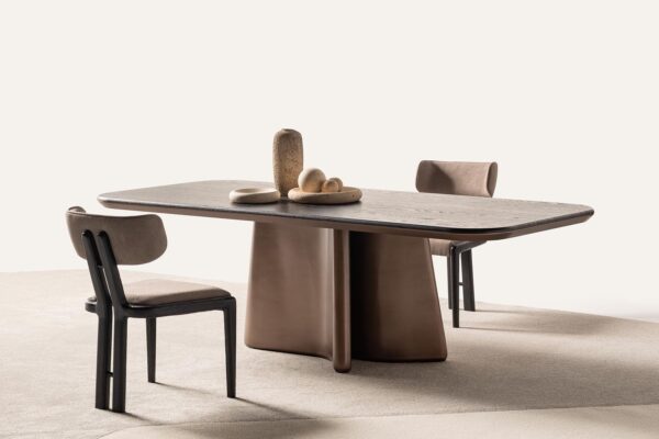 Modern yemek masası ve sandalye seti, şık ve minimalist tasarım.